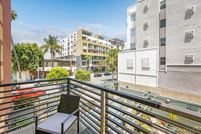 3211 5Th Ave, San Diego CA: https://media.crmls.org/mediaz/eb7c6bfa-5394-41dc-9d38-6e2187280a0f.jpg