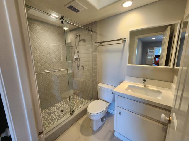 1402 Via Mil Cumbres, Solana Beach CA: https://media.crmls.org/mediaz/eb7cc93a-6661-49e6-88f0-fccecbea9166.jpg