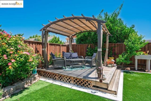 4670 Fuschia Way, Oakley CA: https://media.crmls.org/mediaz/eb7d1d00-791c-4a2f-a099-79fe723f3880.jpg