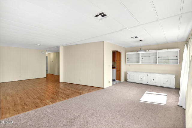 Detail Gallery Image 8 of 37 For 222 Calle Fronte #29,  Camarillo,  CA 93012 - 2 Beds | 2 Baths