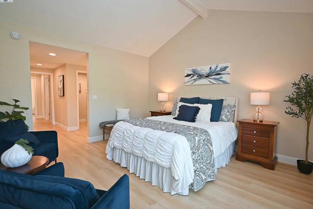1976 Saint George Rd, Danville CA: https://media.crmls.org/mediaz/eb7d8536-4a32-4610-ad1b-1993e55ce4fc.jpg