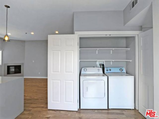 10560 SANTA MONICA, Los Angeles CA: https://media.crmls.org/mediaz/eb7e006a-d529-418a-8280-5db2ac78fe3b.jpg