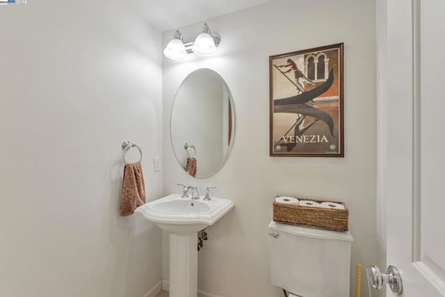 40252 Bonica Rose Terrace, Fremont CA: https://media.crmls.org/mediaz/eb7f47a7-d71f-4e8c-9865-07f1211946d6.jpg