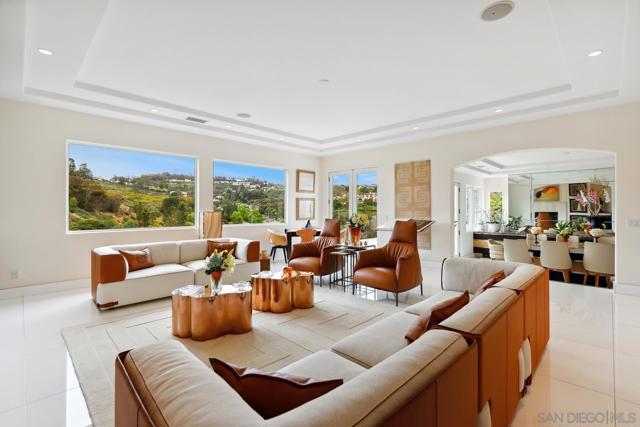 6617 Muirlands Dr, La Jolla CA: https://media.crmls.org/mediaz/eb7feeb0-fe4d-498b-aae6-7c67e420dd1c.jpg