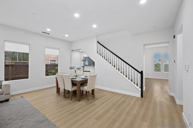 348 Plaza Los Osos, Chula Vista CA: https://media.crmls.org/mediaz/eb7ff517-c3cd-461b-b47f-6b1f7c6cbdce.jpg