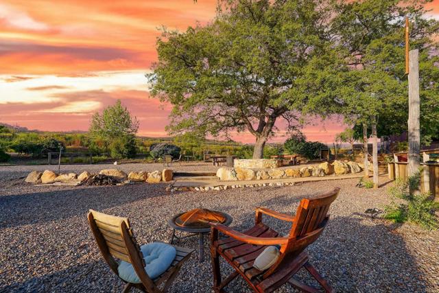 25260 E Old Julian Hwy, Ramona CA: https://media.crmls.org/mediaz/eb800468-47a4-4d4d-9678-23dbe64753bd.jpg