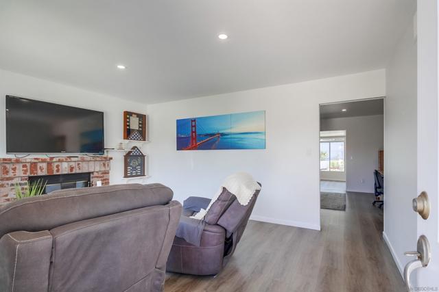 7460 Kamwood, San Diego CA: https://media.crmls.org/mediaz/eb802b29-fe32-4592-80e7-6c0417d8f4bd.jpg