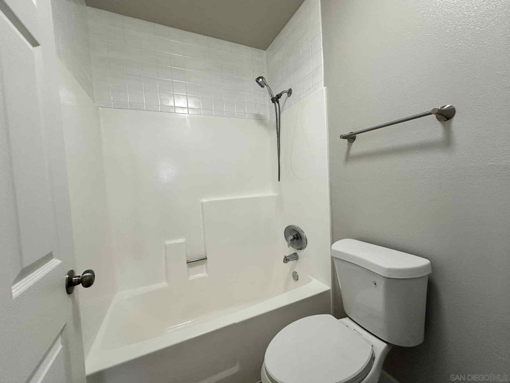 MLS #250037927SD image #18