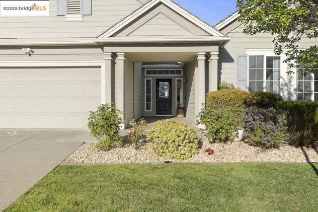 1030 Orchid Dr, Brentwood CA: https://media.crmls.org/mediaz/eb8128de-7981-4c31-8bf7-50ea52a4cb06.jpg