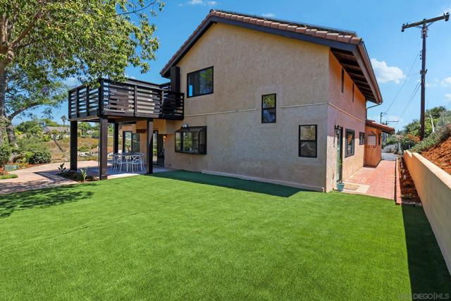 974 Via Hillview, Fallbrook CA: https://media.crmls.org/mediaz/eb81562d-44a1-4aa9-b165-2e1ccc3b78f6.jpg