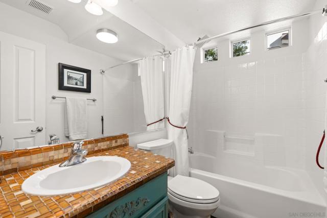 1664 Sagewood Way, San Marcos CA: https://media.crmls.org/mediaz/eb82373a-7fca-4b46-9202-91310c09d8a7.jpg