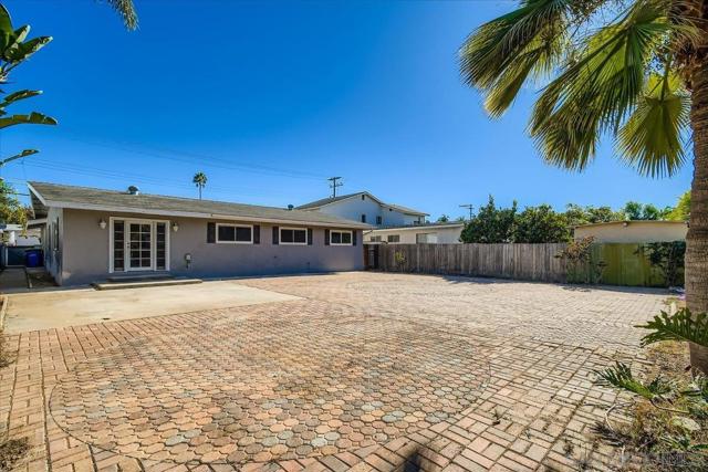 3245 Valley Street, Carlsbad CA: https://media.crmls.org/mediaz/eb8240ab-65c1-4416-bf26-f375689d0668.jpg