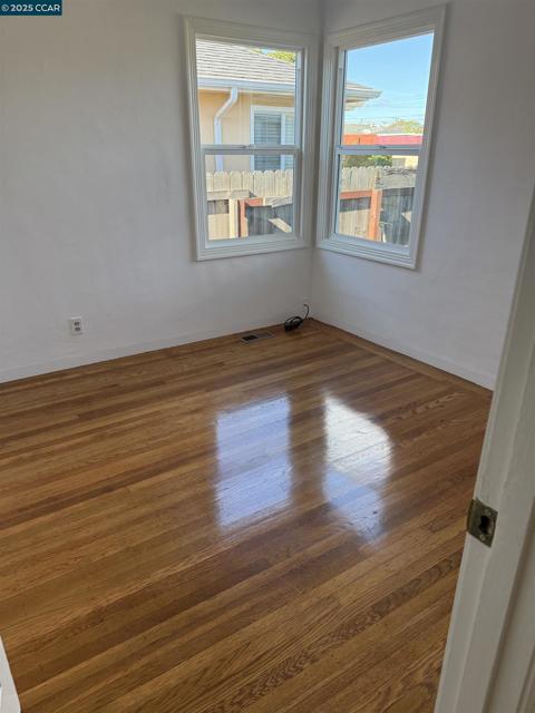 2103 Visalia Ave, Richmond CA: https://media.crmls.org/mediaz/eb8295a6-47d5-4460-af2a-6c3b64614c11.jpg