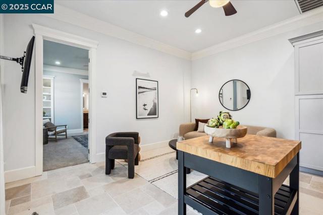 1291 Clover Ln, Walnut Creek CA: https://media.crmls.org/mediaz/eb82ea04-275b-4e87-b7c9-f8eb5c42f642.jpg