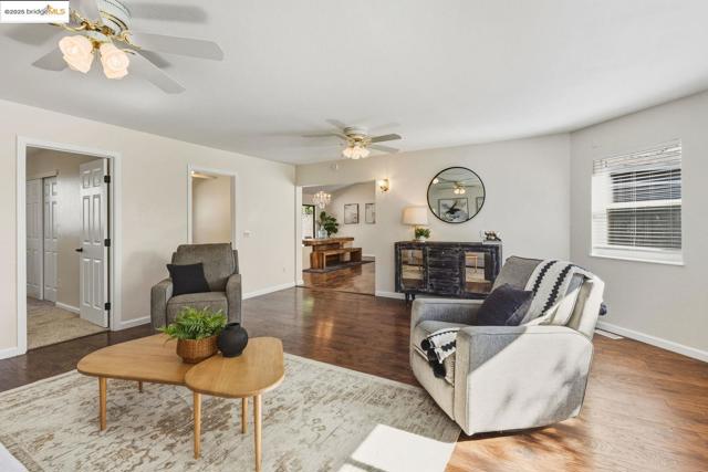 1311 Madison PL, Woodland CA: https://media.crmls.org/mediaz/eb82fd14-dbba-4cab-8880-0e2eccd8ab99.jpg