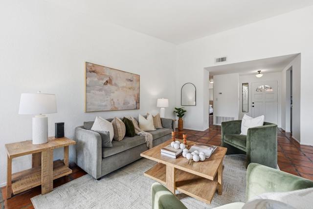 Detail Gallery Image 8 of 50 For 3694 Fallon Cir, San Diego,  CA 92130 - 2 Beds | 2 Baths