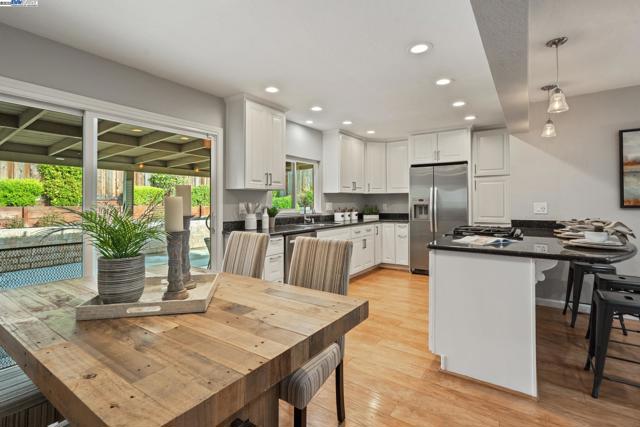2682 Pickfair Ln, Livermore CA: https://media.crmls.org/mediaz/eb83689d-8852-4200-a6f7-e93207cd8703.jpg