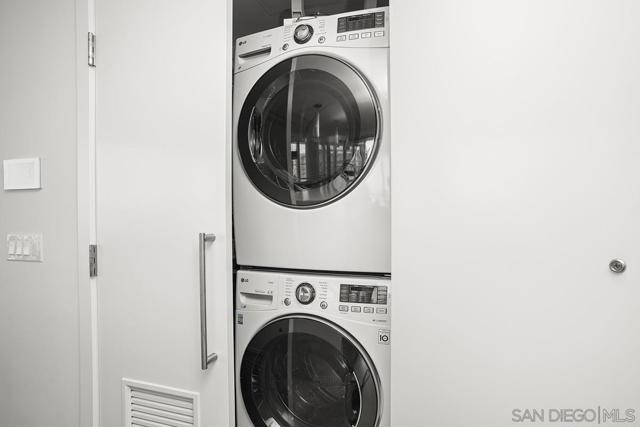 888 W E Street, San Diego CA: https://media.crmls.org/mediaz/eb8380b5-cc89-463b-9289-80633b323079.jpg