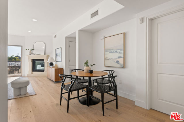 8238 W Manchester Avenue, Playa del Rey CA: https://media.crmls.org/mediaz/eb83a5b1-0342-41a7-a651-aa079ba489f9.jpg