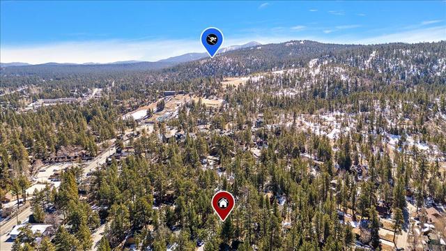 40123 Hillcrest Drive, Big Bear CA: https://media.crmls.org/mediaz/eb83f34e-ab08-4167-88b8-76a687ef0c0c.jpg