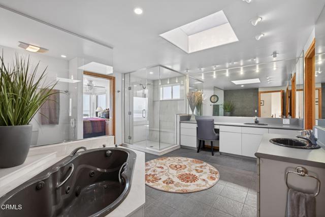 Detail Gallery Image 22 of 55 For 2421 Ocean Dr, Oxnard,  CA 93035 - 5 Beds | 4/1 Baths