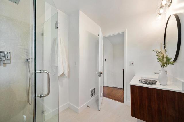 618 Occidental Avenue, San Mateo CA: https://media.crmls.org/mediaz/eb86d727-21e3-4b8e-af61-7cc8e3c64e1e.jpg