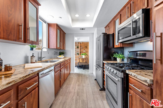 1914 Selby Avenue, Los Angeles CA: https://media.crmls.org/mediaz/eb86f5c1-b06d-4865-bb72-aa4b47c18cc4.jpg