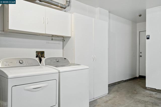 305 Daybreak Court, San Ramon CA: https://media.crmls.org/mediaz/eb870d46-82b1-460b-a591-61da7cf252f3.jpg