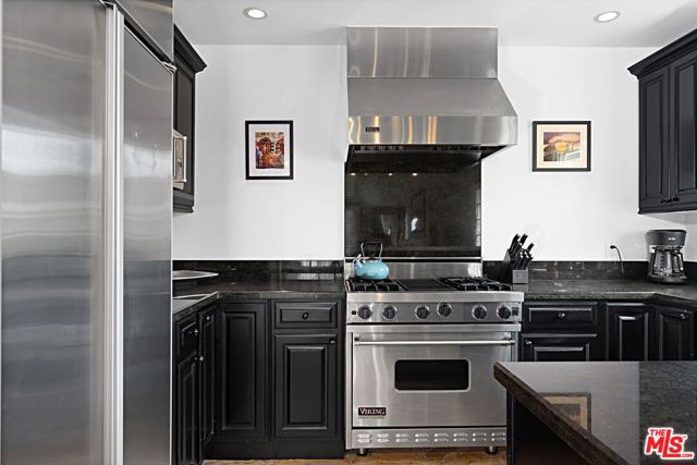 20 1/2 NORTHSTAR Street, Marina del Rey CA: https://media.crmls.org/mediaz/eb877583-dd6a-4ea9-9c00-0612ad9f9032.jpg