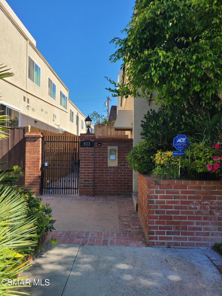 933 21st Street #12
