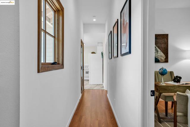 580 Chetwood St., Oakland CA: https://media.crmls.org/mediaz/eb8802f3-c6f9-4dcd-a369-fa4fa8d2ed64.jpg