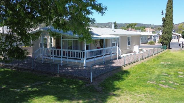 11851 Riverside Dr, Lakeside CA: https://media.crmls.org/mediaz/eb88ae61-3e9a-412f-804e-073c2a9031a0.jpg