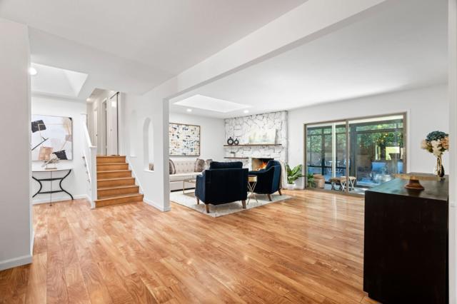1425 Cedar Place, Los Altos CA: https://media.crmls.org/mediaz/eb88b647-698c-4224-8607-cd19f510e118.jpg