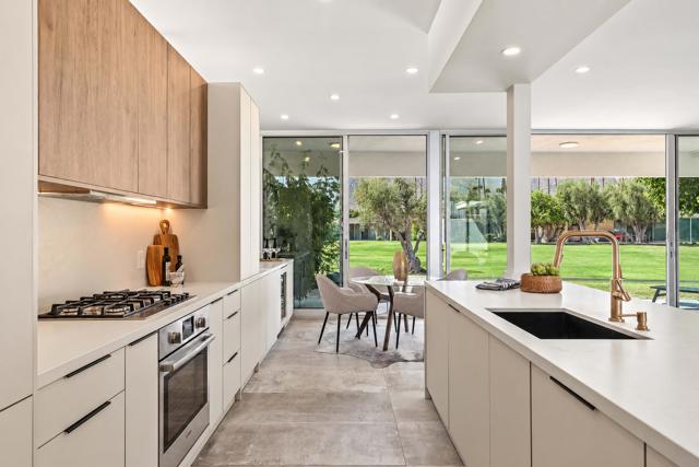 80 Lakeview Drive, Palm Springs, CA 92264