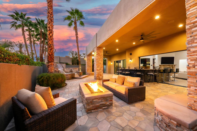 15 Sun Ridge Circle, Rancho Mirage CA: https://media.crmls.org/mediaz/eb8a3a12-c919-47dd-afd5-3e5b70a79841.jpg
