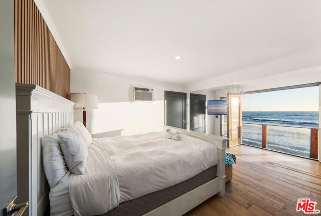 43000 Pacific Coast Highway, Malibu CA: https://media.crmls.org/mediaz/eb8a59c7-a627-452c-97a1-1d0862b405aa.jpg