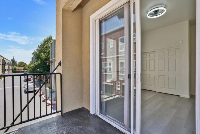 22820 Paseo Place, Hayward CA: https://media.crmls.org/mediaz/eb8bf67c-d0d0-456d-9088-bf727ef1c29c.jpg