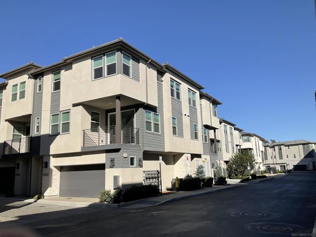 3032 Marquee Way, San Diego CA: https://media.crmls.org/mediaz/eb8c15d8-12d5-4a45-a7a8-990d64c4270f.jpg