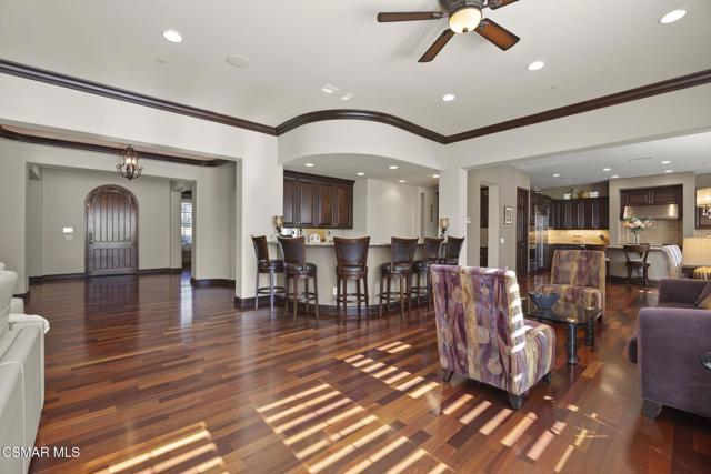 4988 Read Road, Moorpark CA: https://media.crmls.org/mediaz/eb8c9ea4-e334-47bd-b378-35d89d727e50.jpg