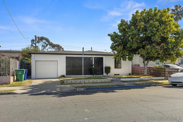 745 West St, San Diego CA: https://media.crmls.org/mediaz/eb8cad32-0c86-44d3-9830-22bf149e8e3b.jpg