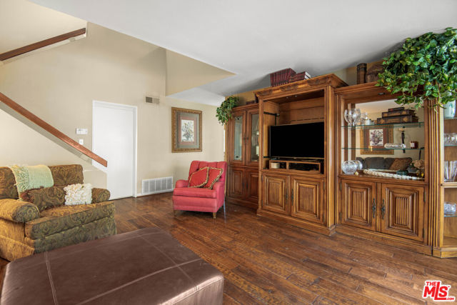 641 Racquet Club Lane photo 6