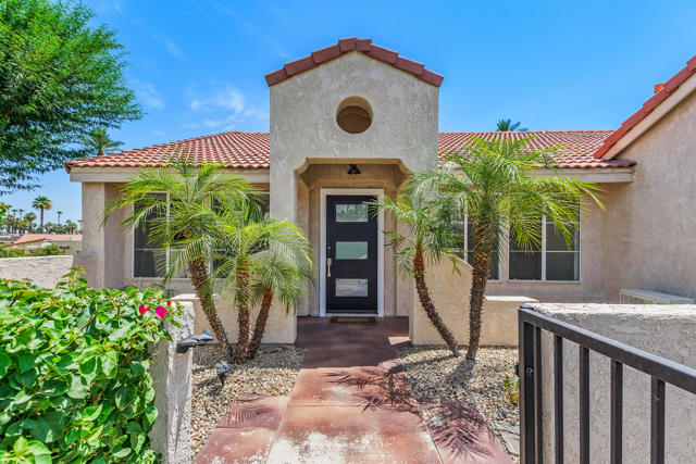 70920 Ironwood Drive, Rancho Mirage CA: https://media.crmls.org/mediaz/eb8d756f-15ed-4df7-8cc0-e8ea6c380943.jpg