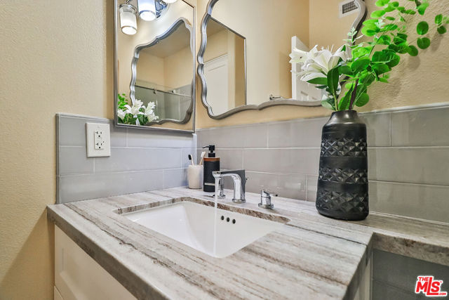 2857 Limestone Drive, Thousand Oaks CA: https://media.crmls.org/mediaz/eb8ed429-00a6-4289-96fa-57fdb5aa8ffb.jpg