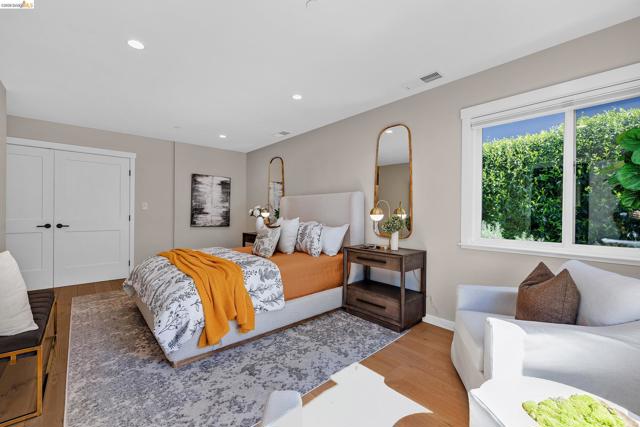 1424 Sunnyslope Ave, Belmont CA: https://media.crmls.org/mediaz/eb8f0c12-6c57-4963-b1bd-1c0801bc931a.jpg