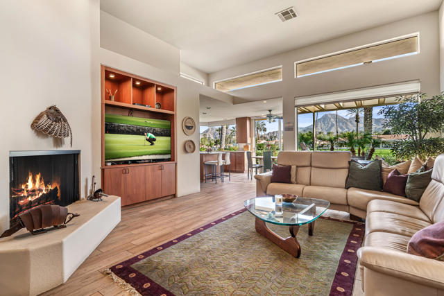 75295 St Andrews Court, Indian Wells CA: https://media.crmls.org/mediaz/eb8f6f6e-d0fb-42a7-a5bd-63fb00b9e69c.jpg