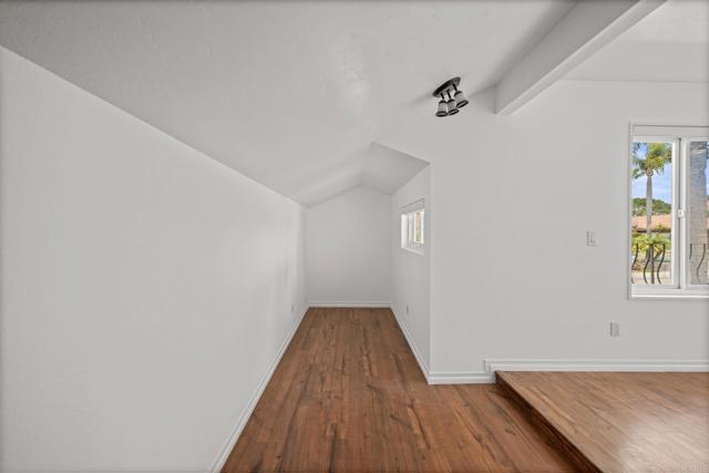 1033 Via Mil Cumbres, Solana Beach CA: https://media.crmls.org/mediaz/eb8fa0e5-8c9e-4e9e-bae3-9152ae21e288.jpg