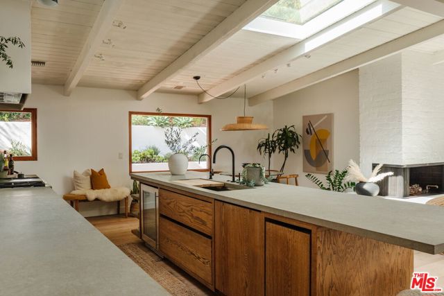 2145 Sunset Crest Drive, Los Angeles CA: https://media.crmls.org/mediaz/eb8facbd-2359-4f87-9e5c-e45816c733ec.jpg