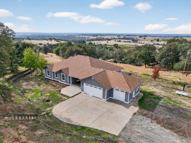35 Blazeford Gulch, Oroville CA: https://media.crmls.org/mediaz/eb90014f-2ab7-4961-89e4-a3dd712c087b.jpg