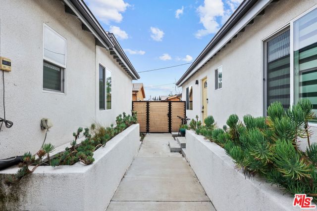 6505 Bonner Avenue, North Hollywood, California 91606, 6 Bedrooms Bedrooms, ,6 BathroomsBathrooms,Single Family Residence,For Sale,Bonner,24386277