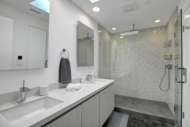 Image 20 of 31 For 329 Goleta Way